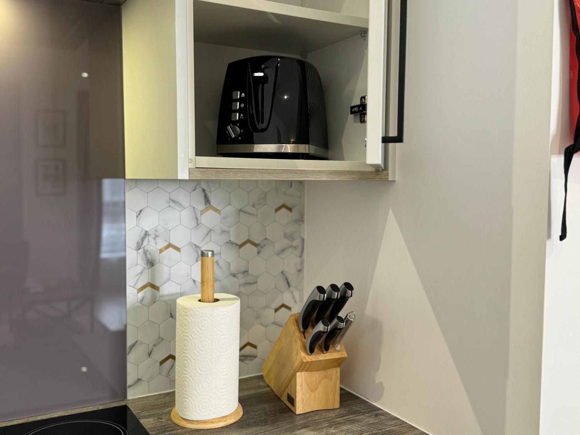 Modern One-Bedroom Apartment سويندون المظهر الخارجي الصورة
